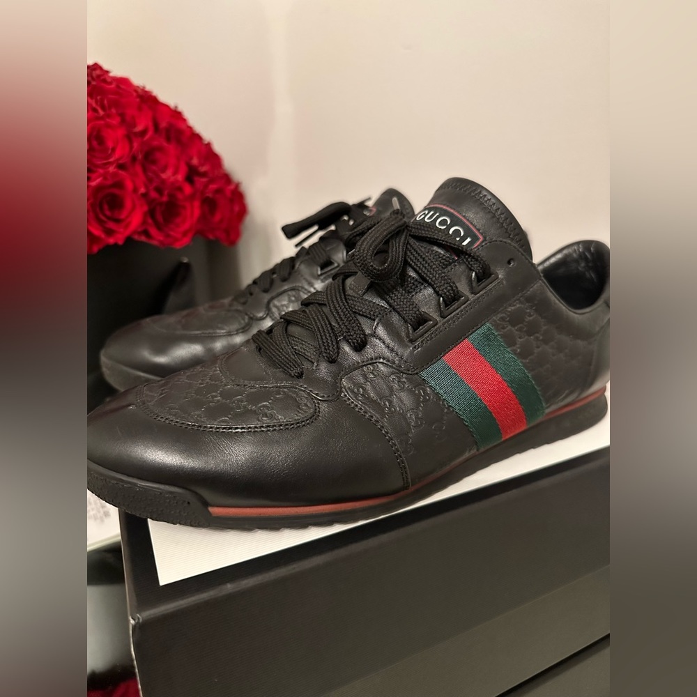 Gucci Men’s SI73 Lace up Sneakers in Black